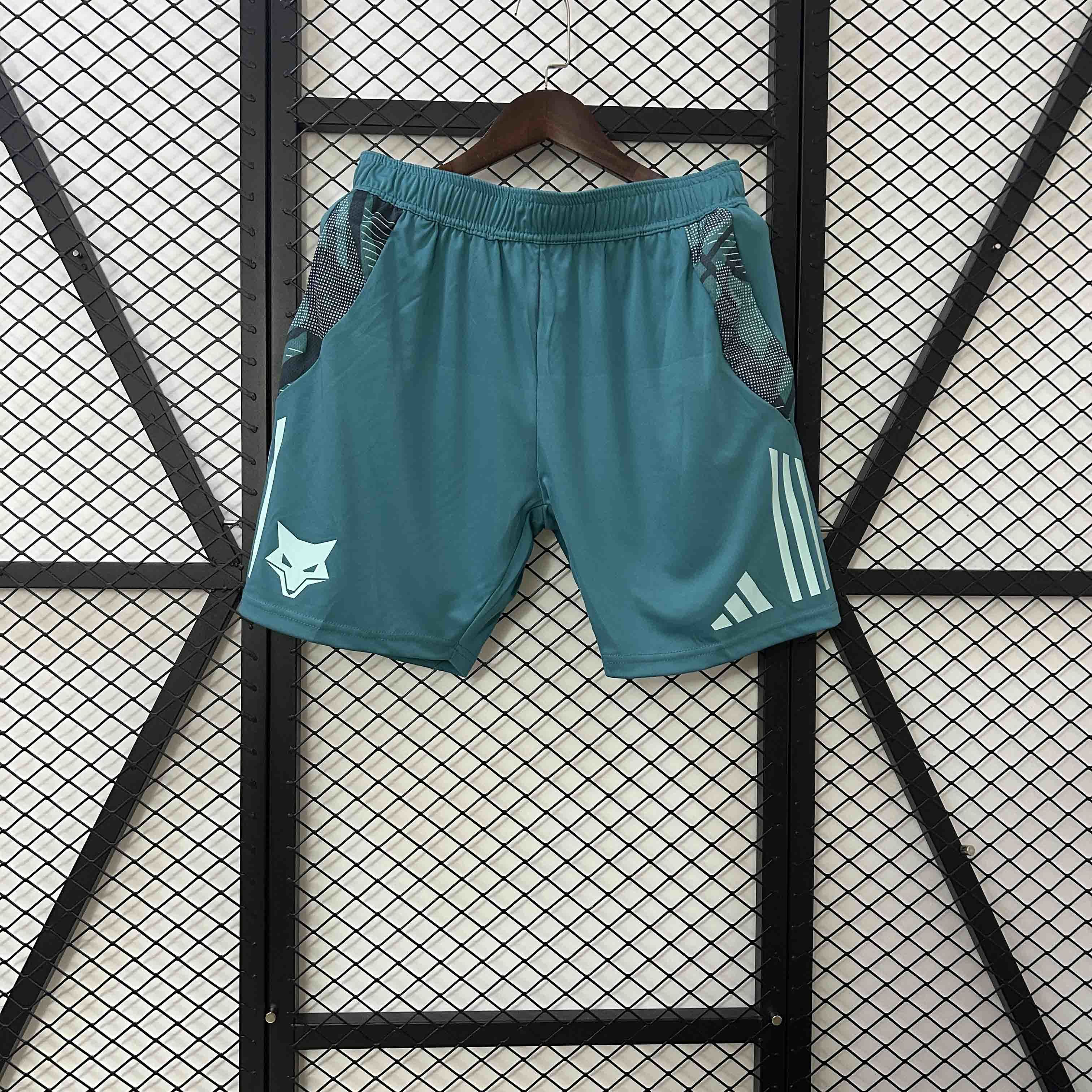 Shorts 2025/26